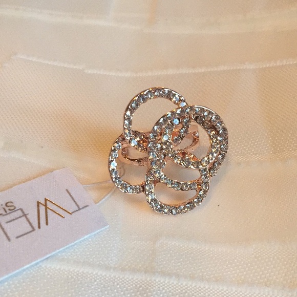 Twelve Gorgeous Ring ❤️ - Picture 1 of 4